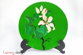  Đĩa sơn mài tròn xanh lá vẽ hoa ban gắn trứng 30 cm ( không kèm chân đế)